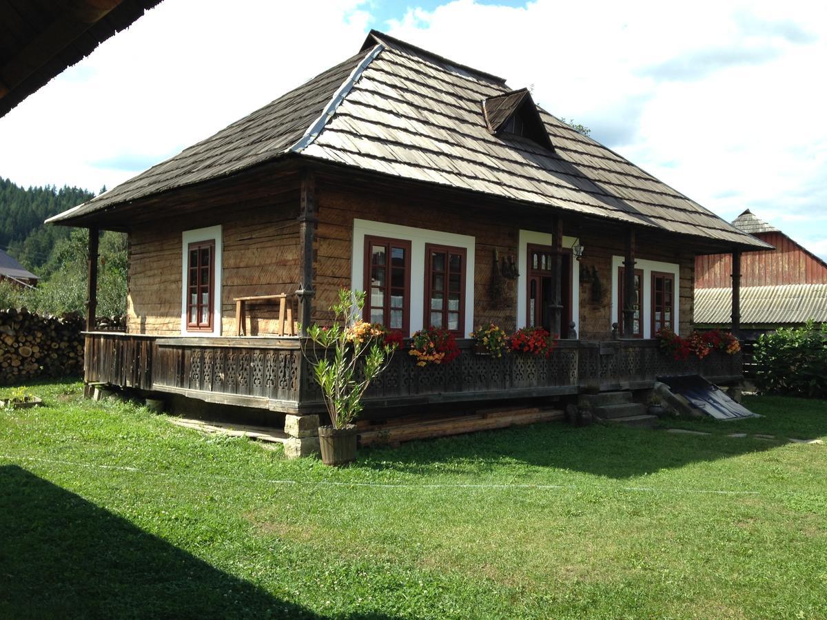 Villa Casa Bunicii Din Bucovina Vama  Exterior foto